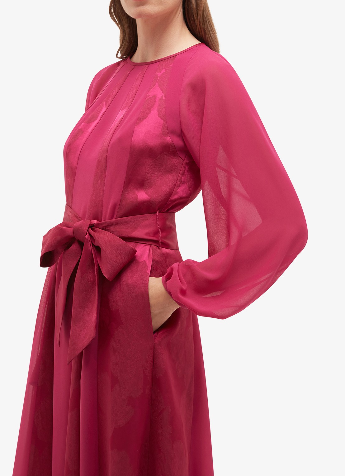 Hobbs Loren midi jurk met strikceintuur - detail roze