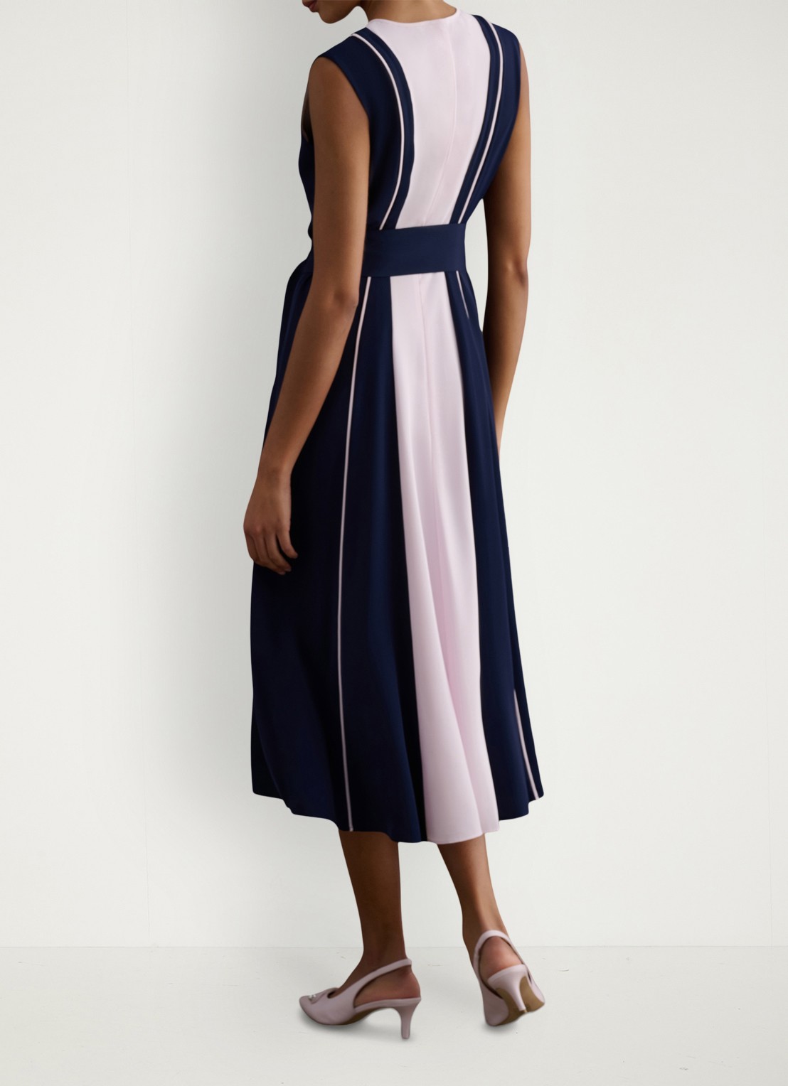 Hobbs Louise midi jurk met strikceintuur - achterkant oudroze