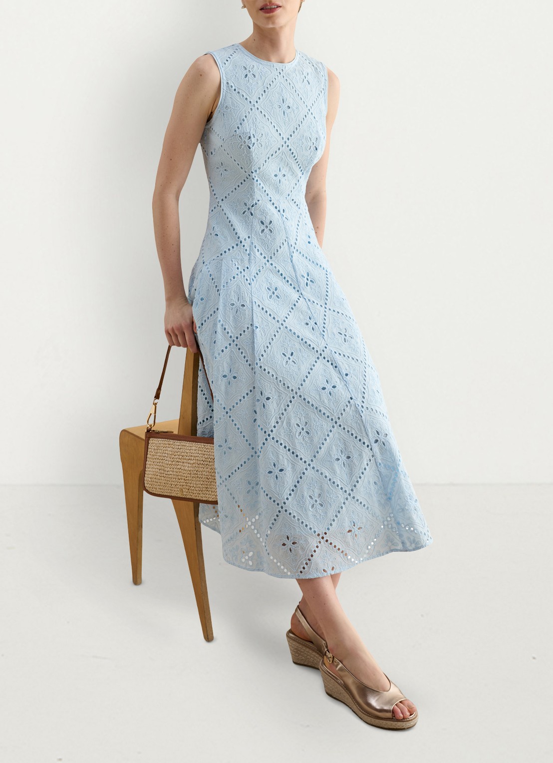 Hobbs Midi jurk met borduring - detail 4 lichtblauw