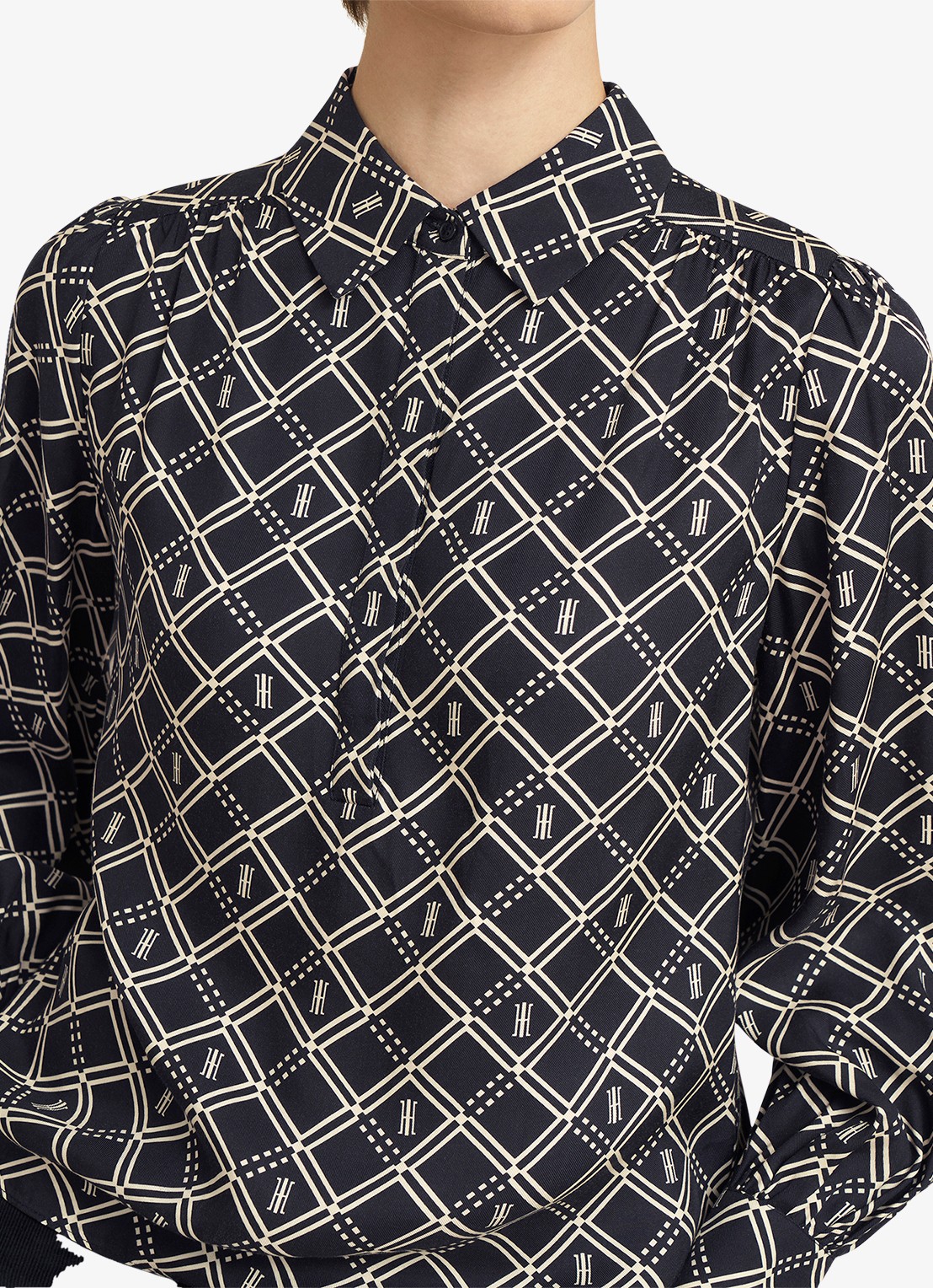 Hobbs Paulina blouse met grafische print  - detail 3 donkerblauw