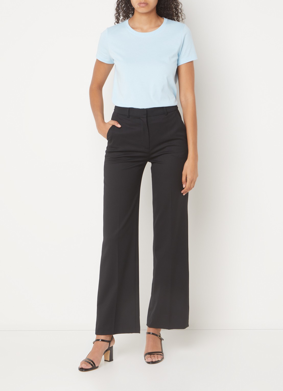 Hobbs Pixie T-shirt met ronde hals - voorkant 4 lichtblauw