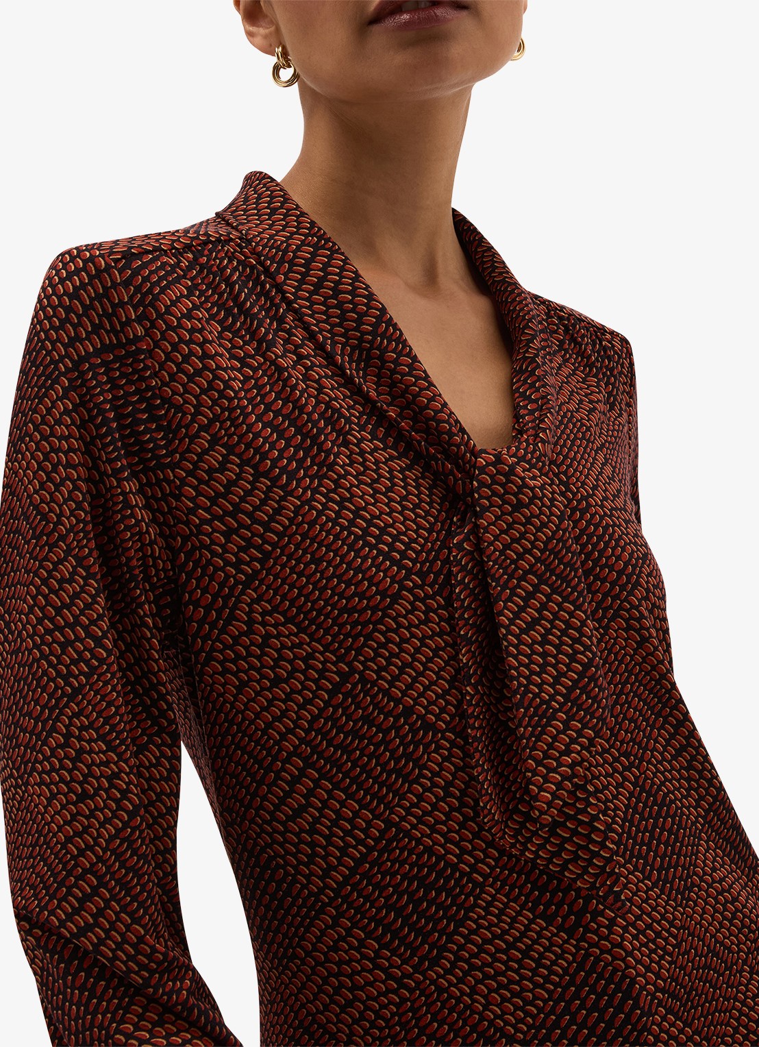 Hobbs Tarini top met print en sjaalkraag - detail 4 rood