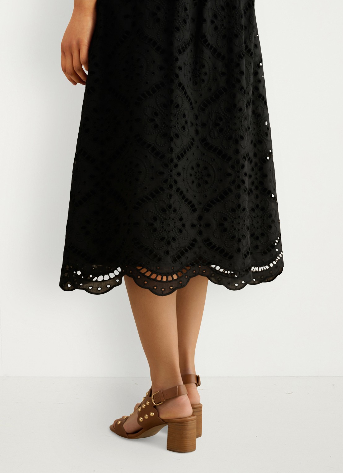 Hobbs Willa midi blousejurk met broderie en steekzakken - detail 2 zwart