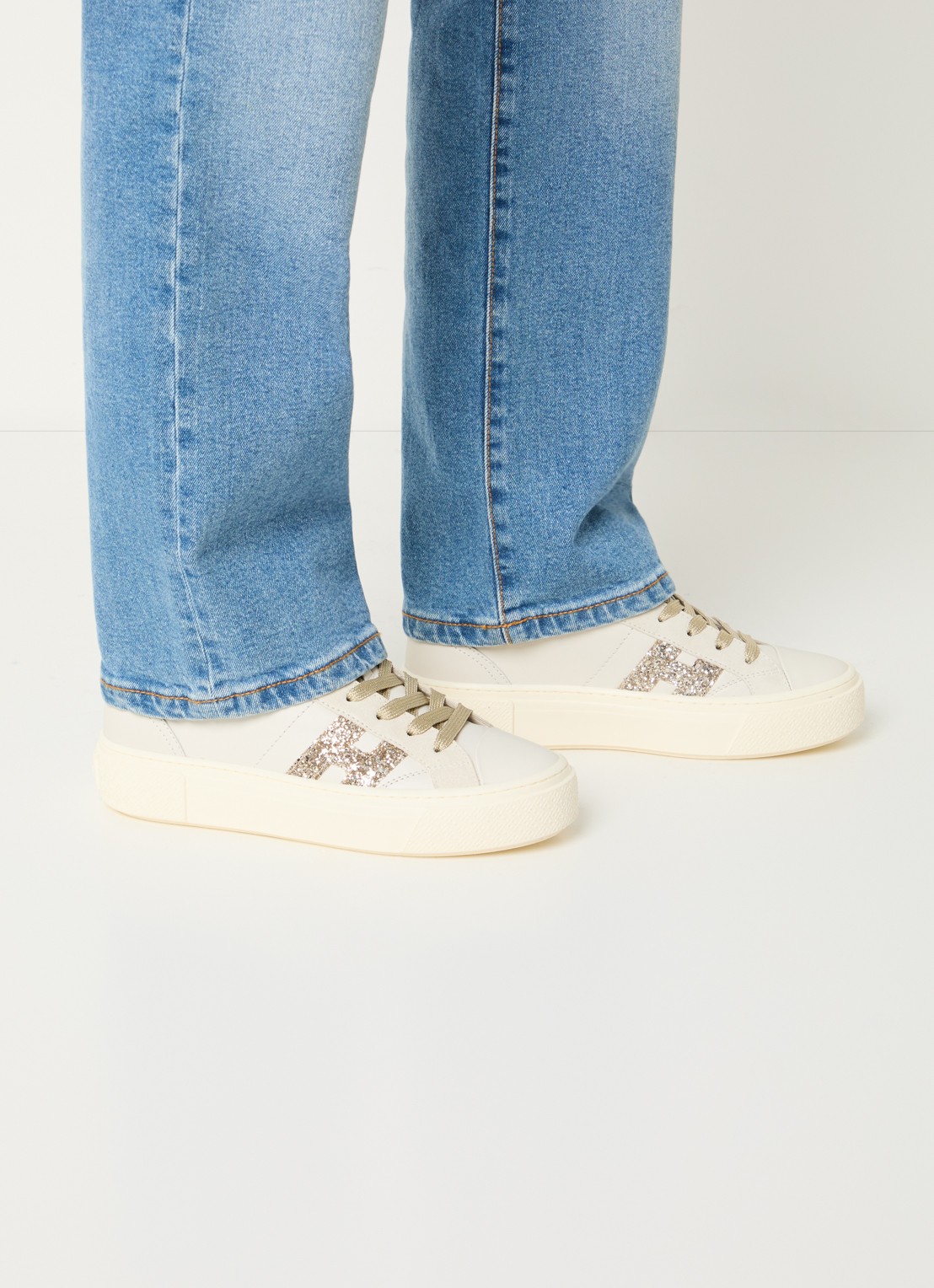 Hogan Crosswind sneaker van leer met suède details - voorkant 6 gebroken wit