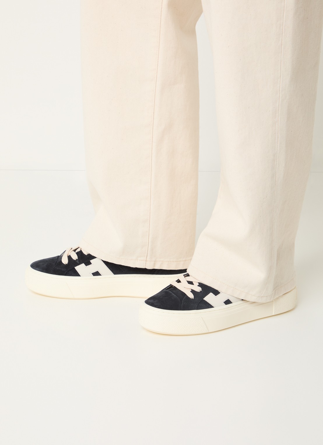 Hogan Crosswind sneaker van suède - voorkant 7 donkerblauw