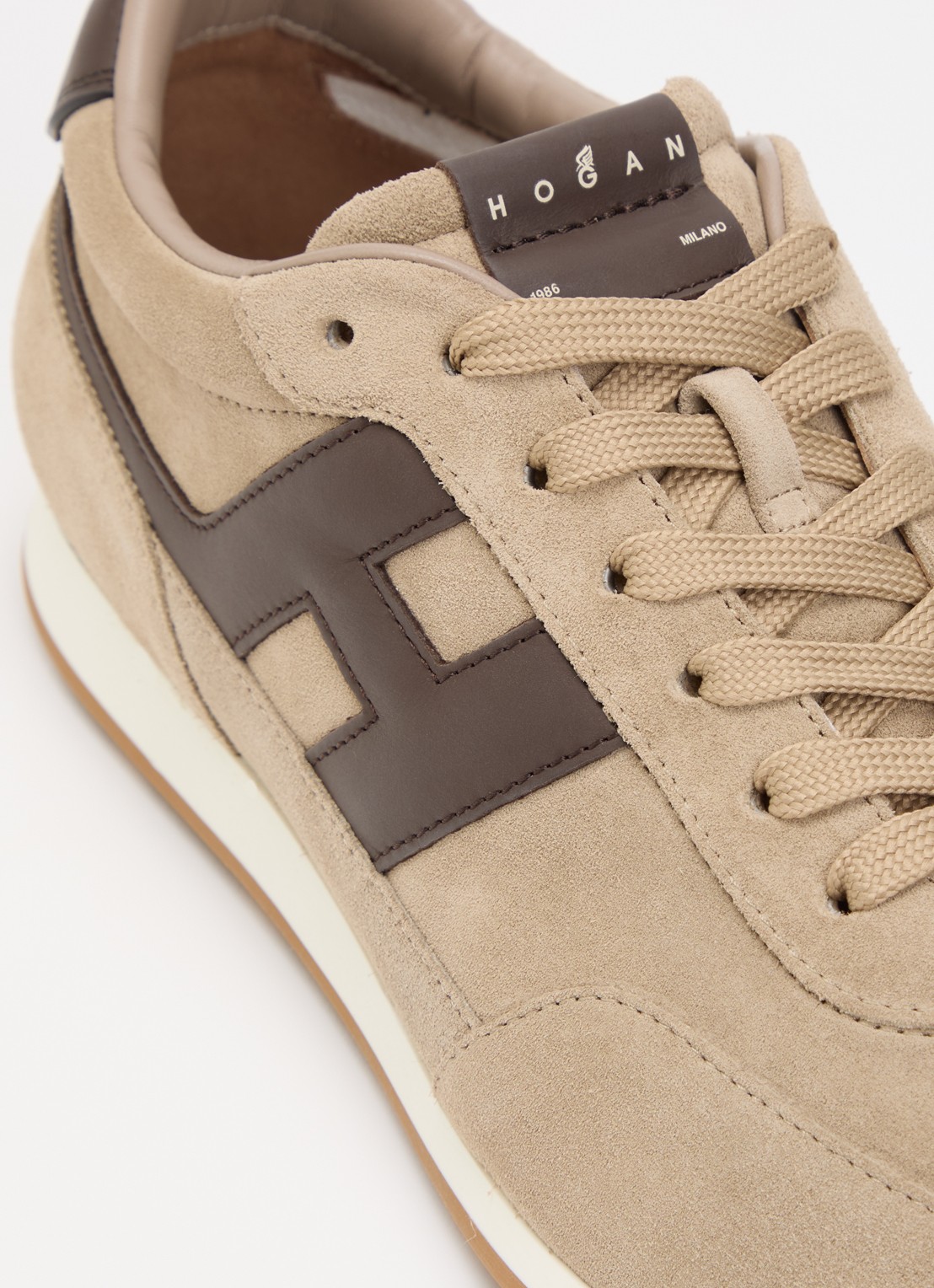 Hogan H699 sneaker van suède - detail 5 zand