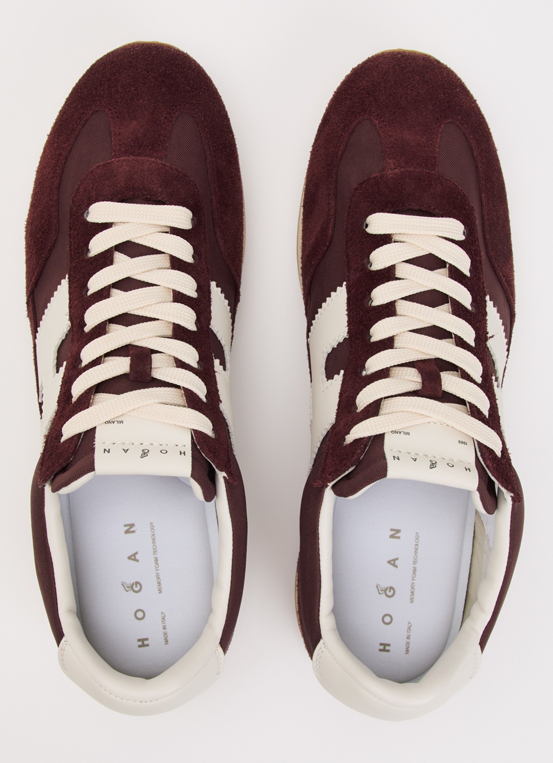 Hogan Sneaker met suède details - detail 3 bordeauxrood