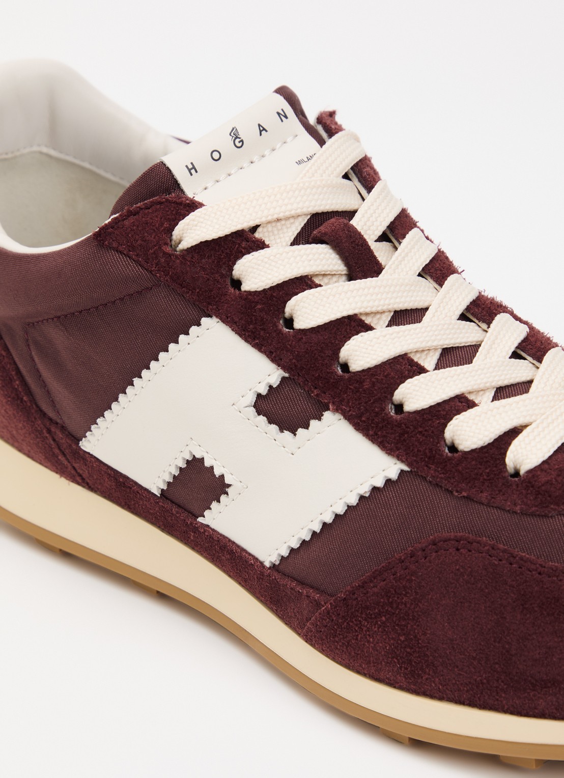 Hogan Sneaker met suède details - detail 5 bordeauxrood