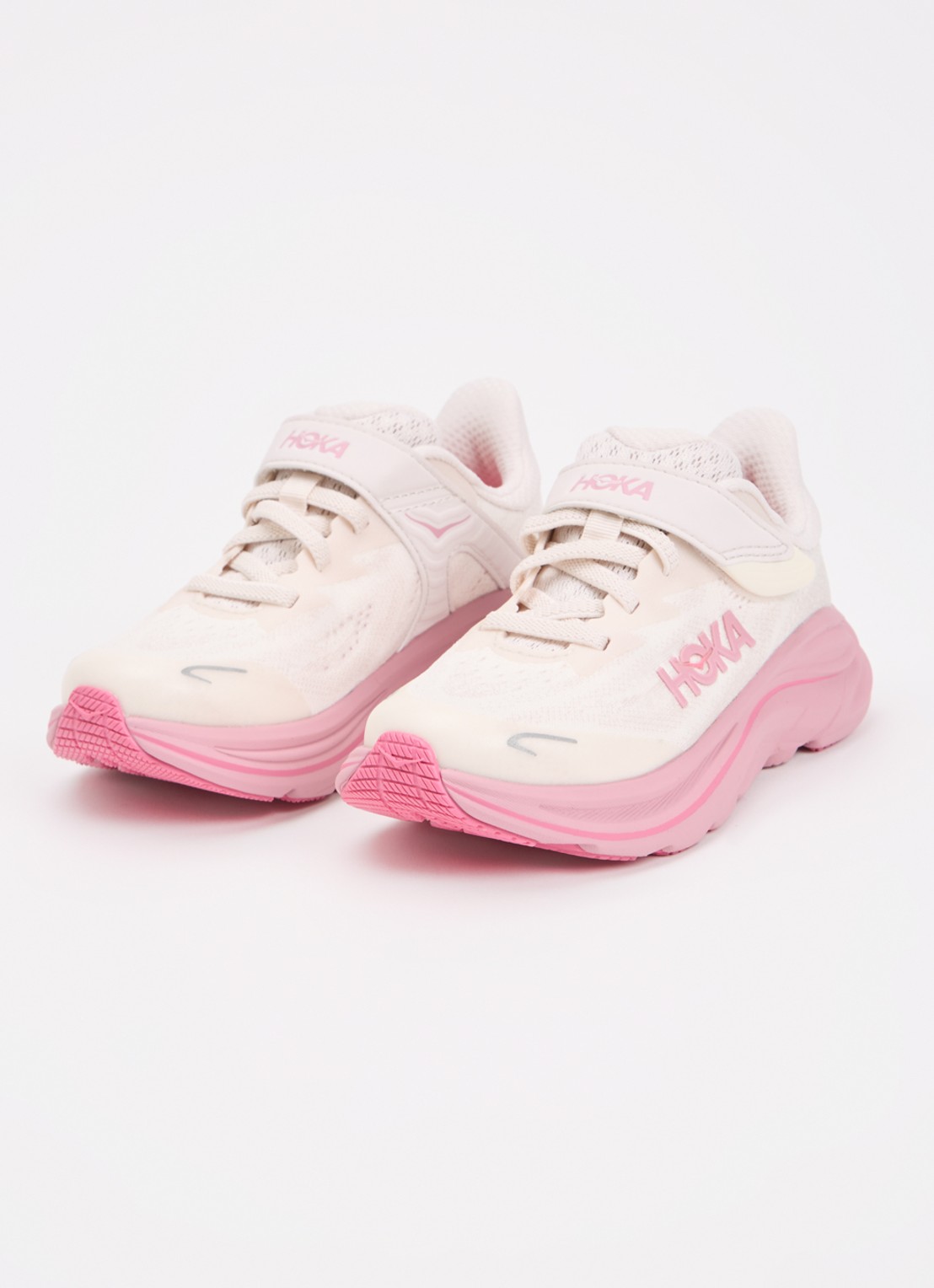 HOKA Clifton 10 hardloopschoen met gebreid bovenwerk en logo - voorkant 4 roze