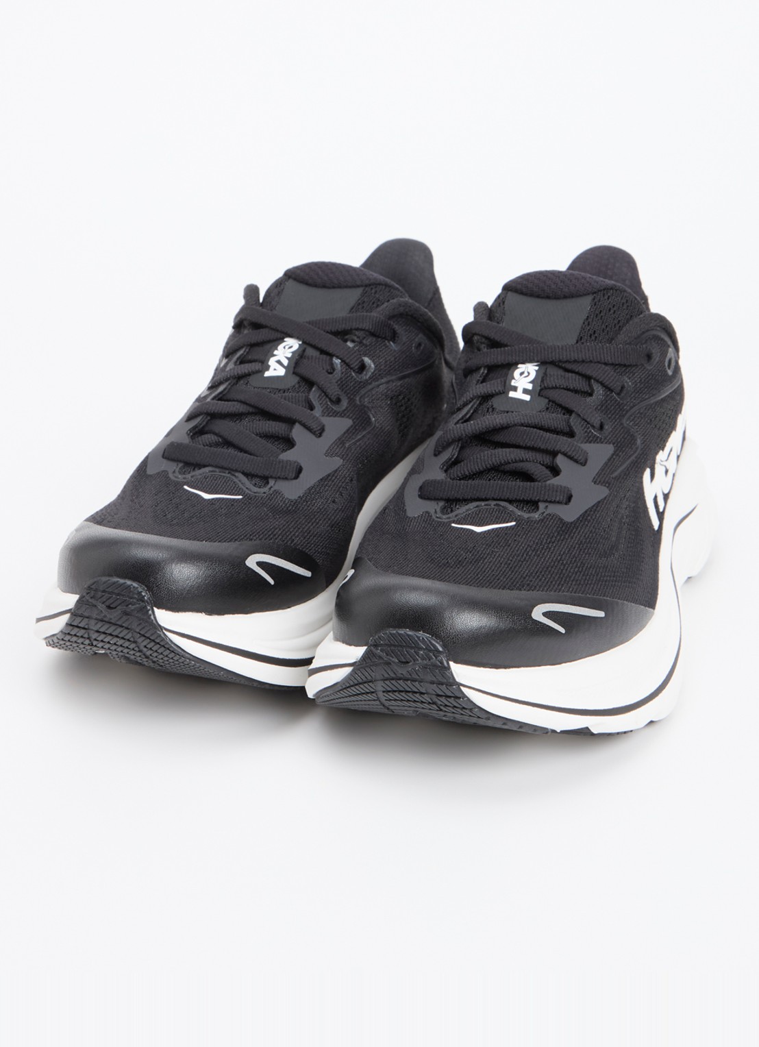 HOKA Clifton 10 hardloopschoen met gebreid bovenwerk en logo - voorkant 4 zwart