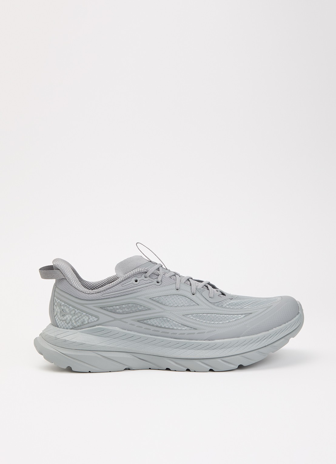 HOKA Mach Remastered sneaker van mesh met logo - voorkant grijs