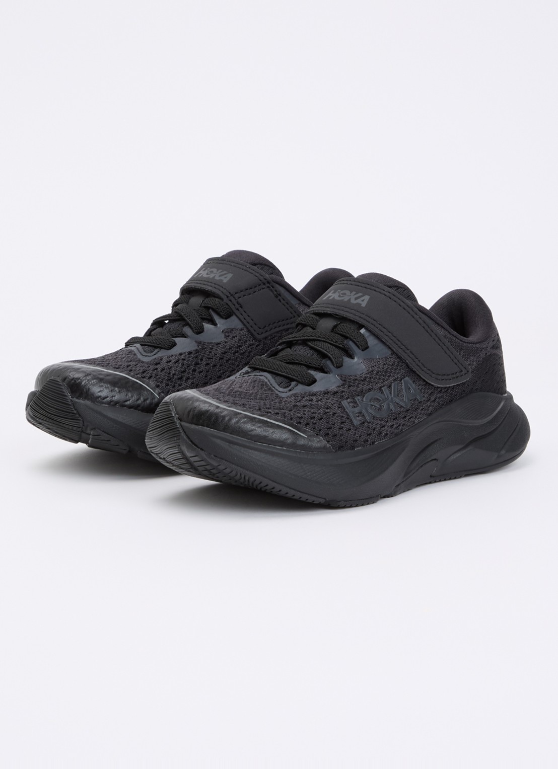 HOKA Rincon 4 hardloopschoen met gebreid bovenwerk en logo - voorkant 4 zwart