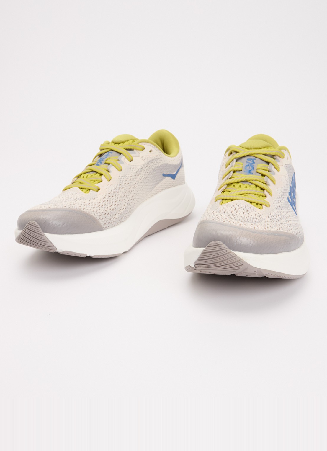 HOKA Rincon 4 sneaker met gebreid bovenwerk en logo - detail 3 lichtgrijs