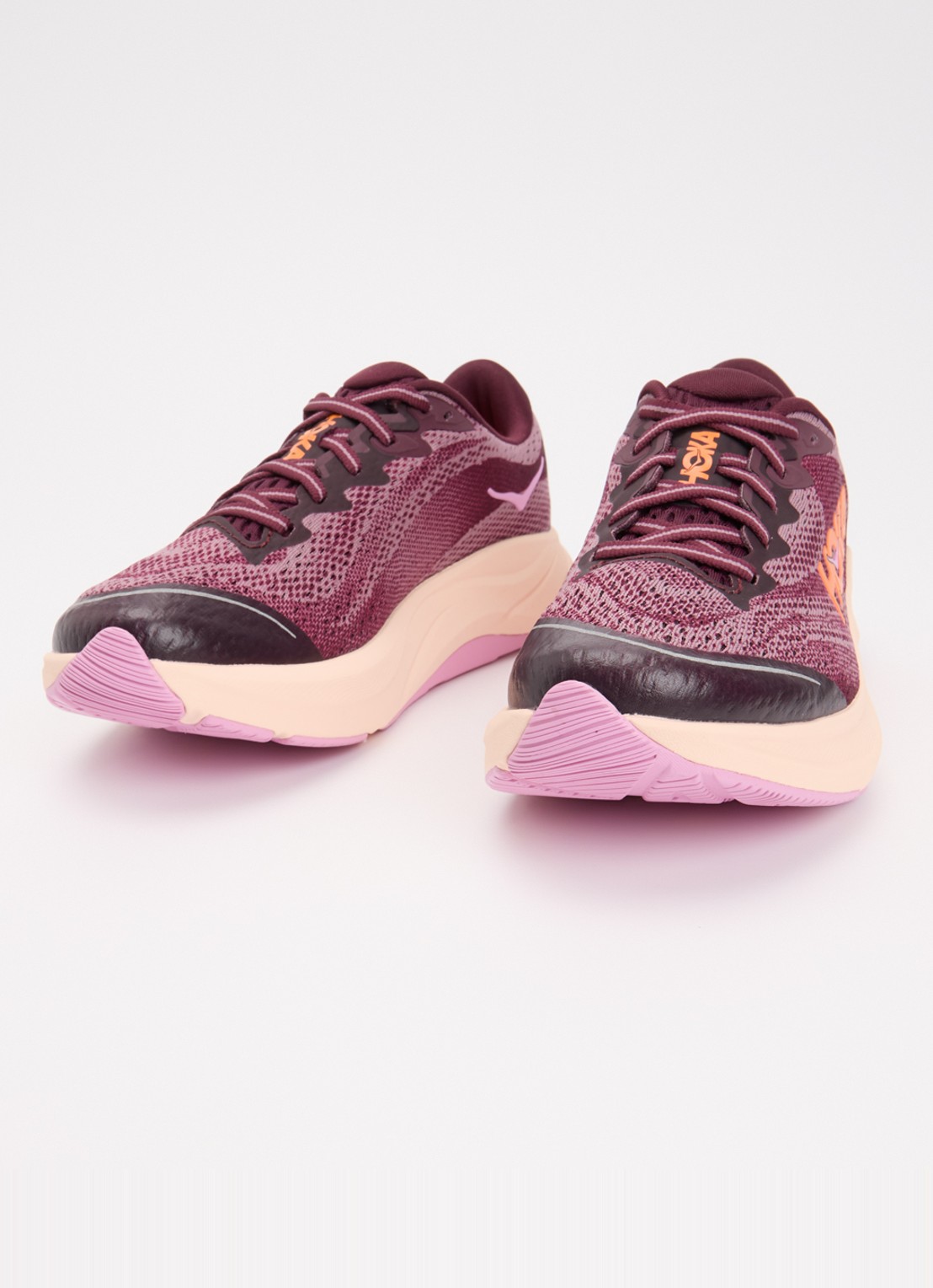 HOKA Rincon 4 sneaker met gebreid bovenwerk en logo - detail paars