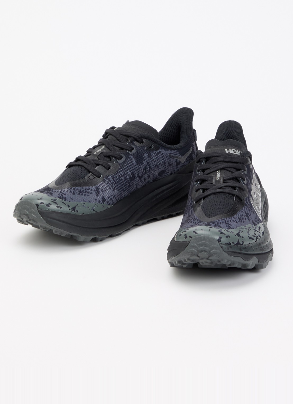 HOKA Speedgoat 6 sneaker met gebreid bovenwerk en logo - voorkant 3 zwart