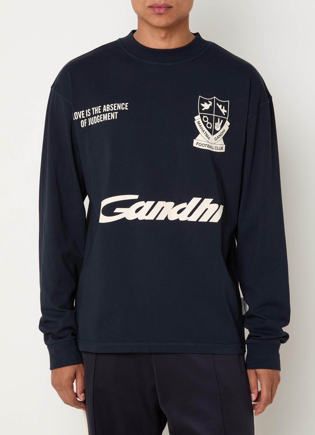 Hopeium Ghandi longsleeve met front- en backprint - achterkant 2 donkerblauw