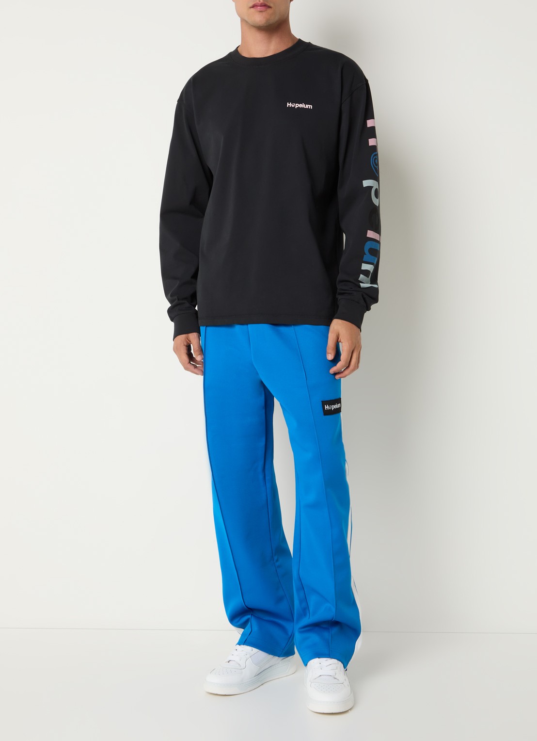Hopeium Longsleeve met front- en backprint - voorkant 3 zwart