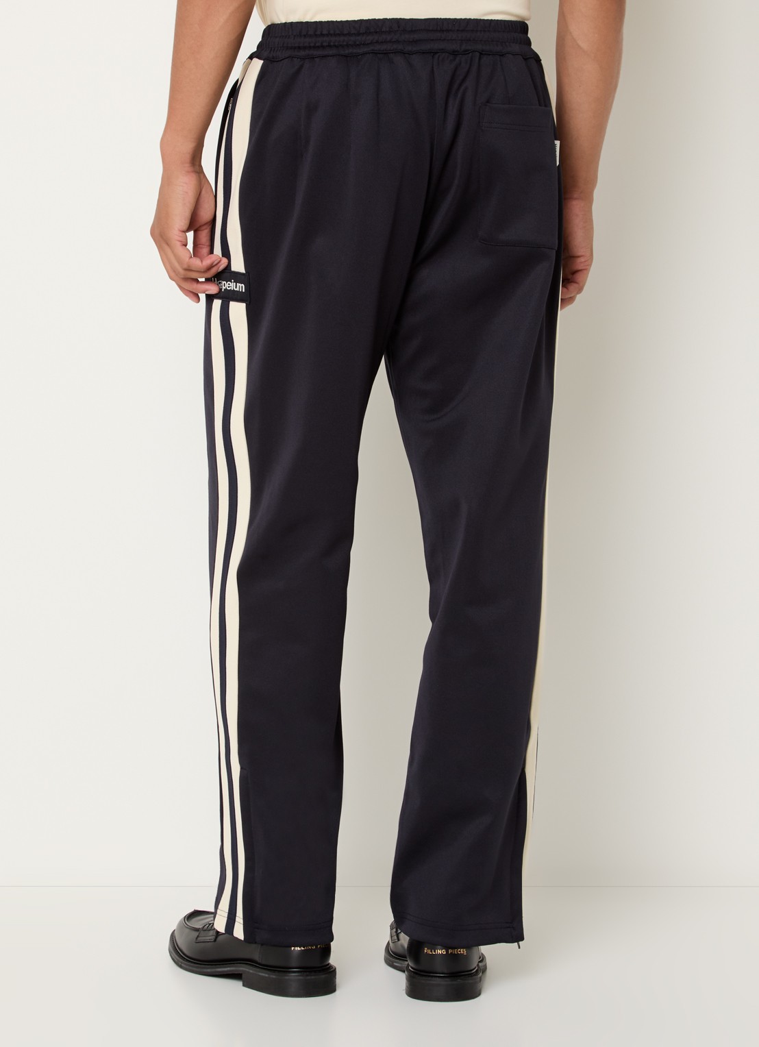 Hopeium Straight fit trackpants met ritszakken en logo - achterkant 5 zwart