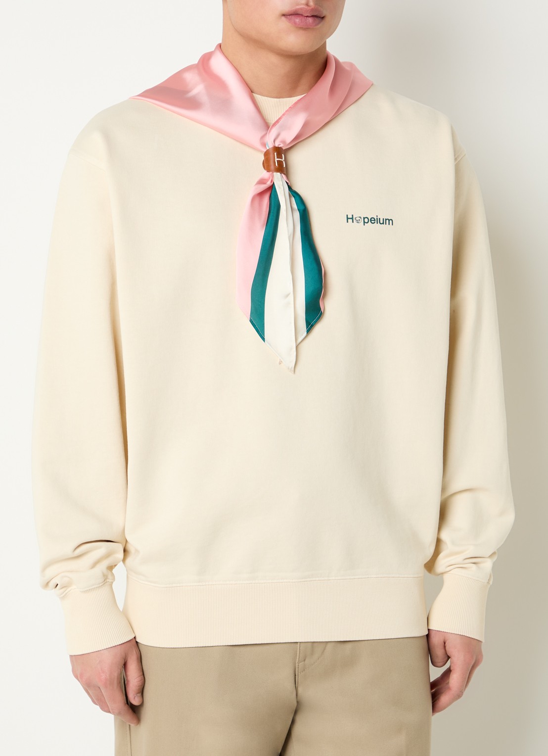 Hopeium Sweater met logo- en backprint - achterkant 2 creme