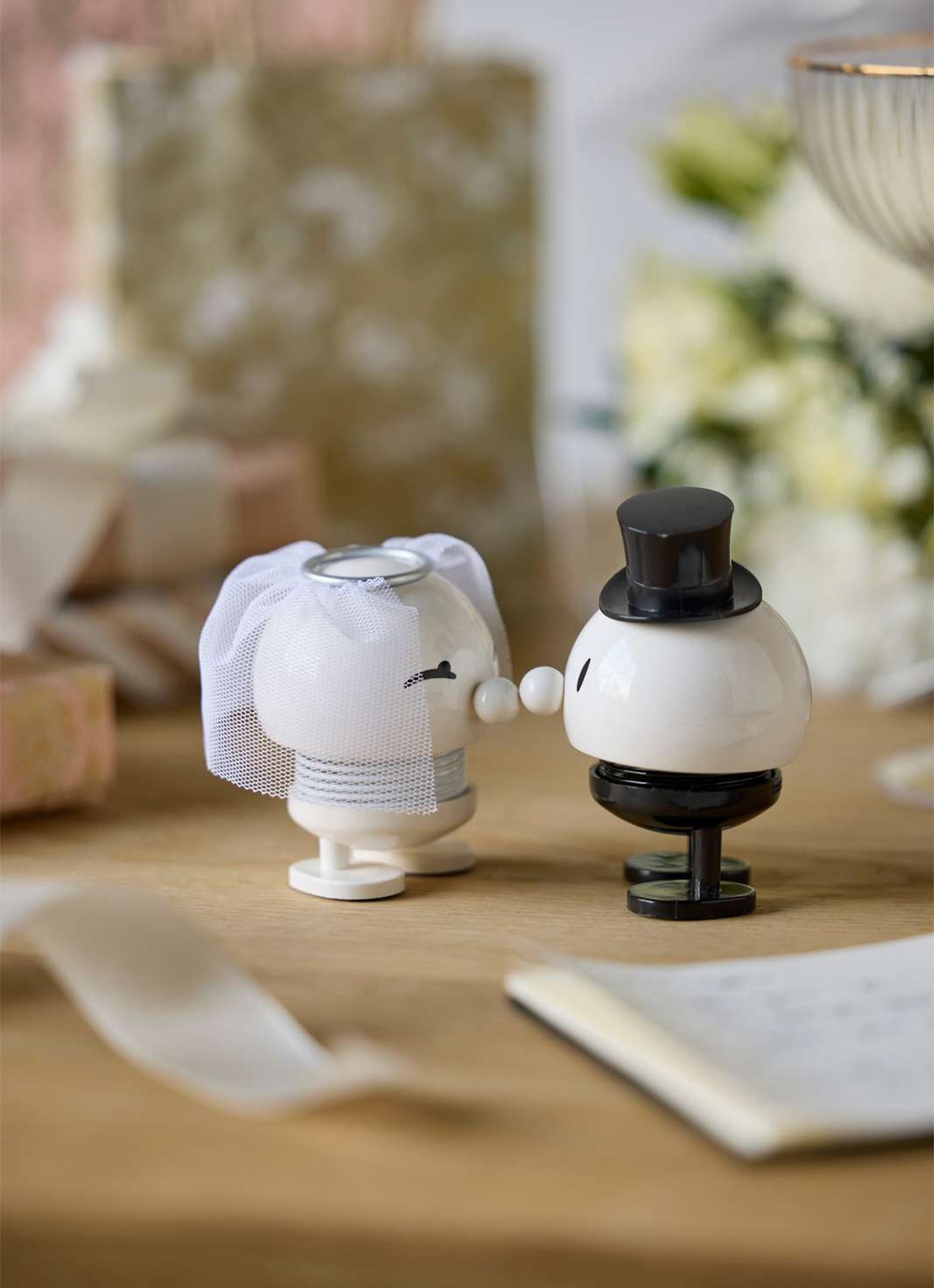 Hoptimist Bride & Groom ornament 8,5 cm set van 2 - achterkant wit