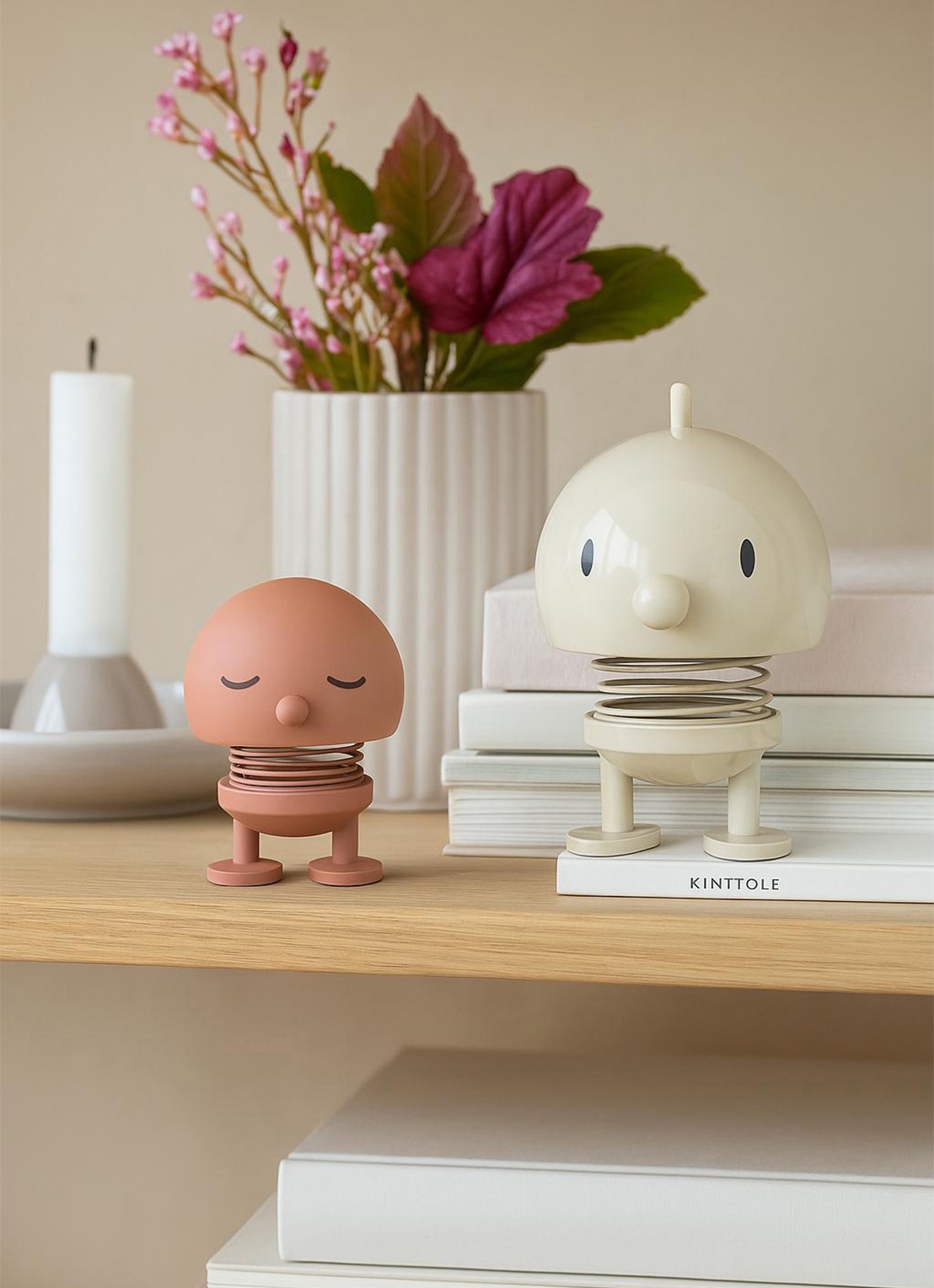 Hoptimist Bumble L ornament 15 cm  - voorkant 3 beige