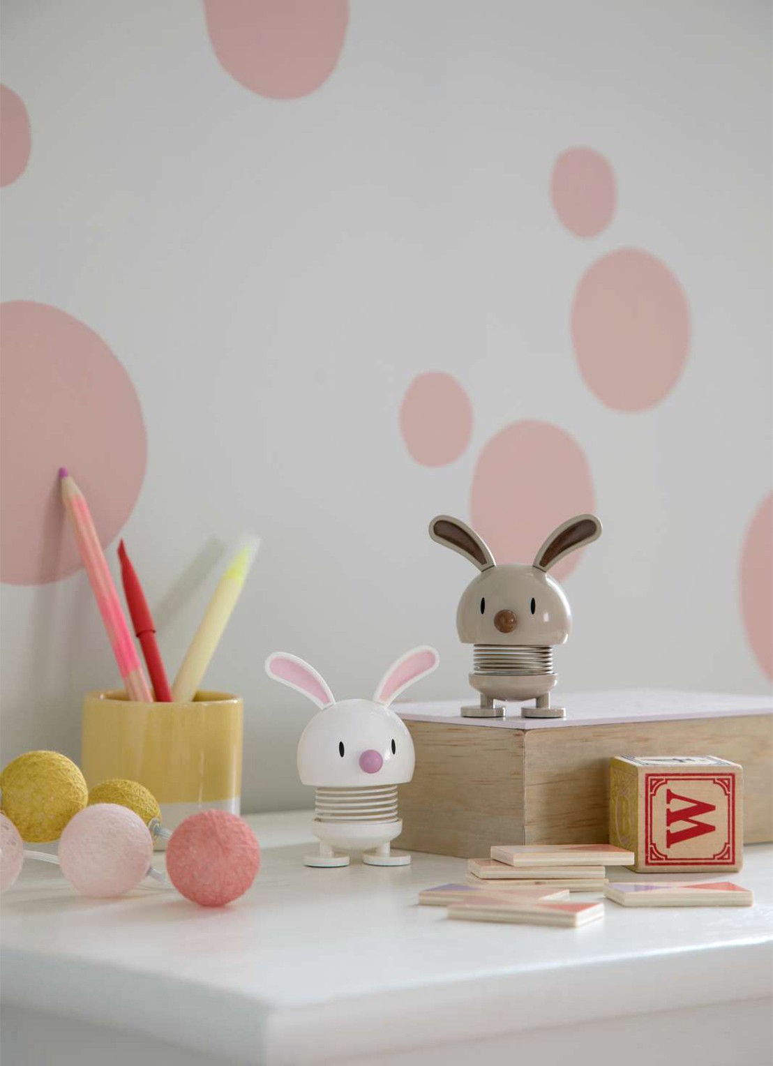Hoptimist Bunny ornament 7,2 cm - voorkant 2 beige