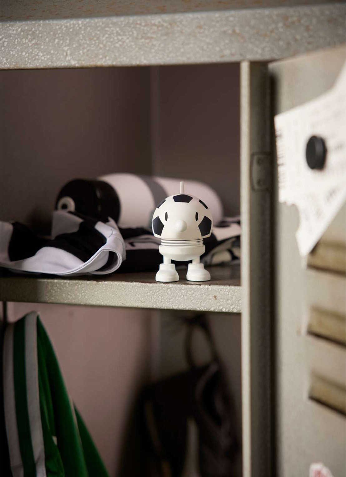 Hoptimist Football Bumble S ornament 7,7 cm - voorkant 2 wit