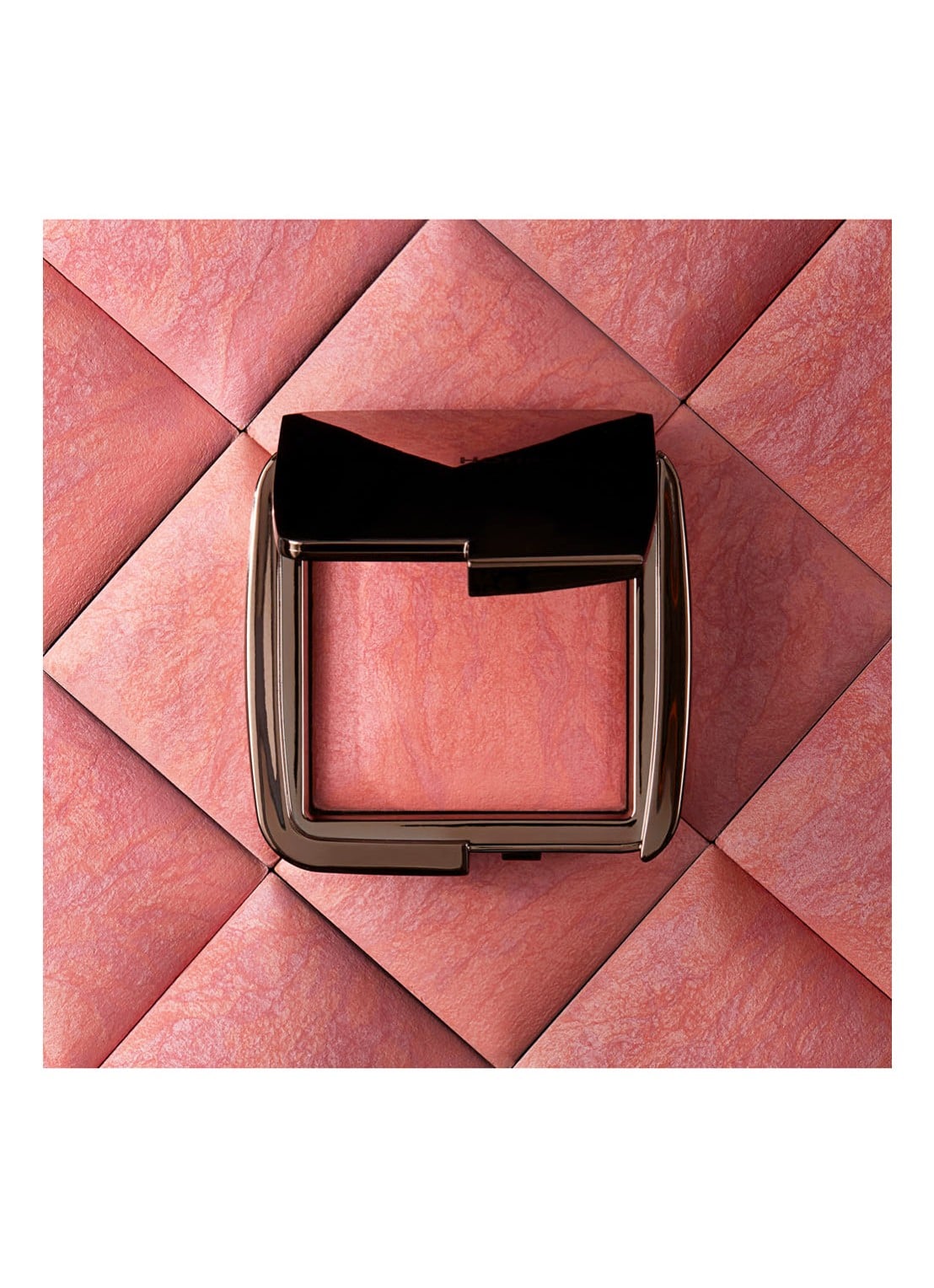 Hourglass AMBIENT™ Lighting Blush - detail 2 sublime flush