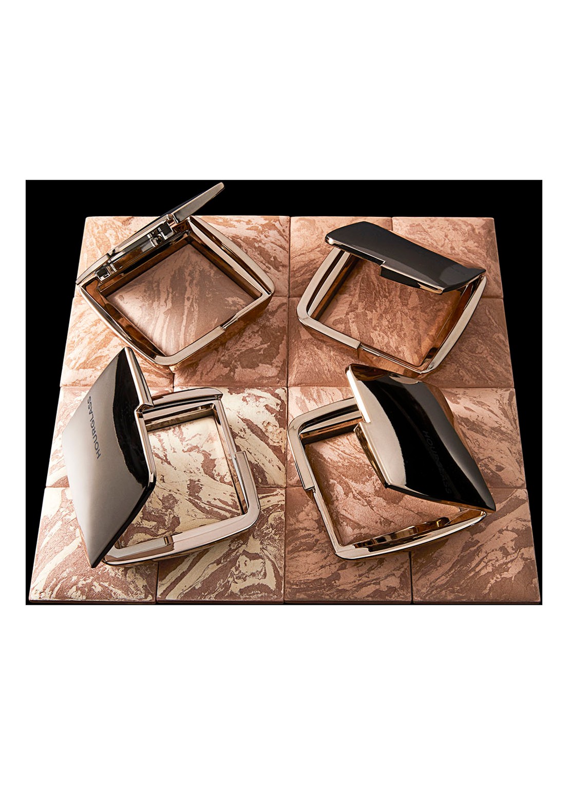 Hourglass AMBIENT™ Lighting Bronzer - detail 4 nude bronze light