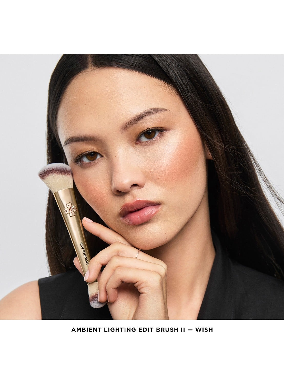 Hourglass AMBIENT™ Lighting Edit Brush II - make-up kwast - achterkant wish