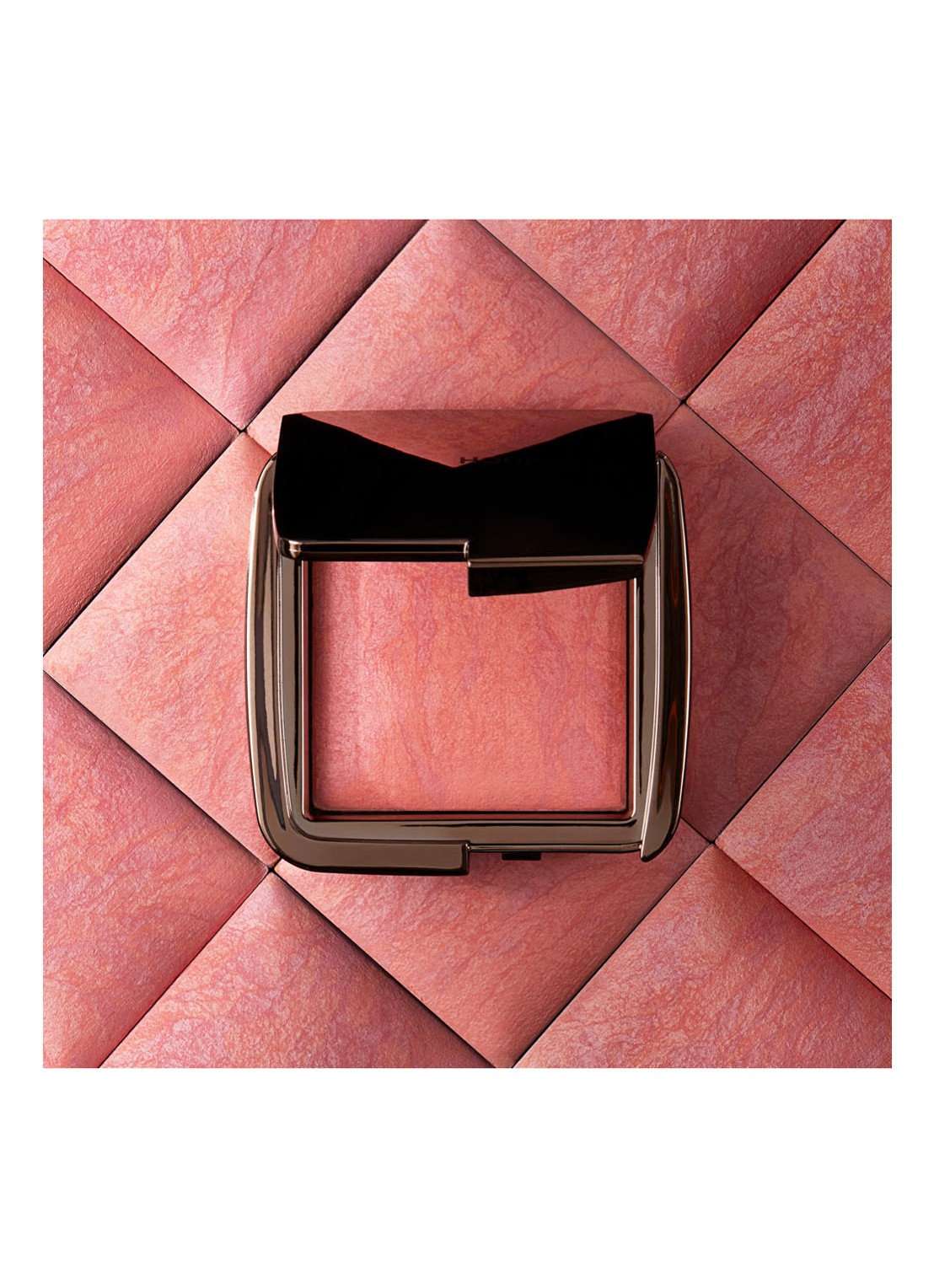 Hourglass AMBIENT™ Lighting Blush - detail 5 sublime flush