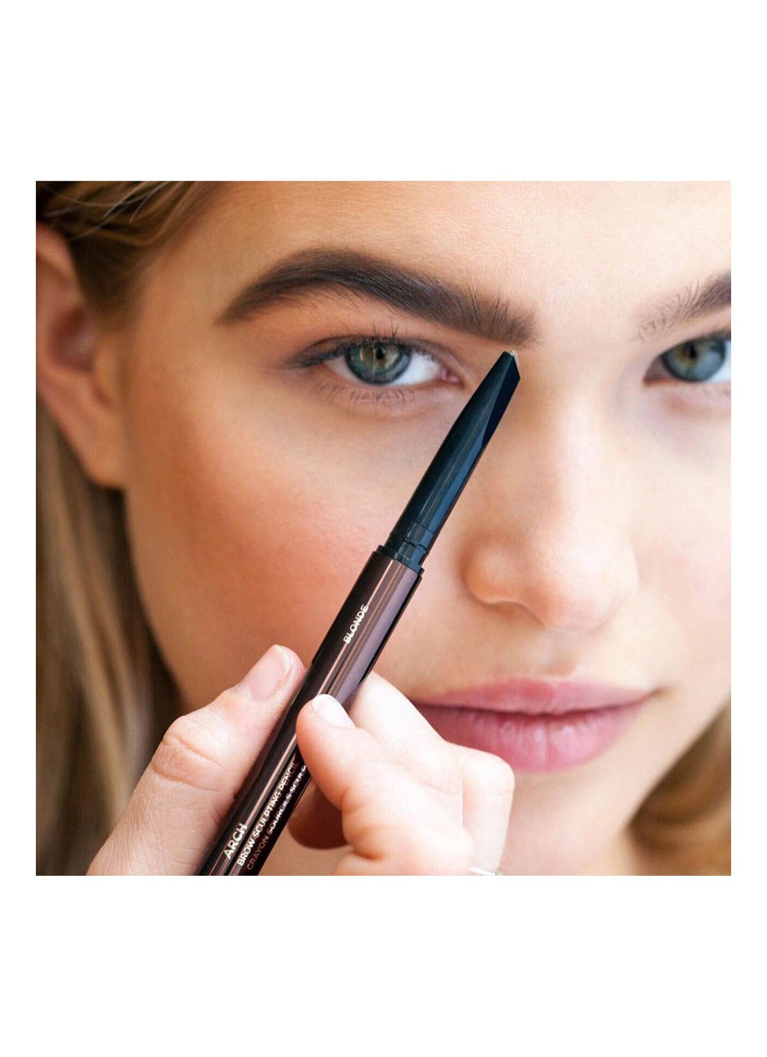 Hourglass Arch Brow Sculpting Pencil - wenkbrauwpotlood - voorkant 7 soft brunette