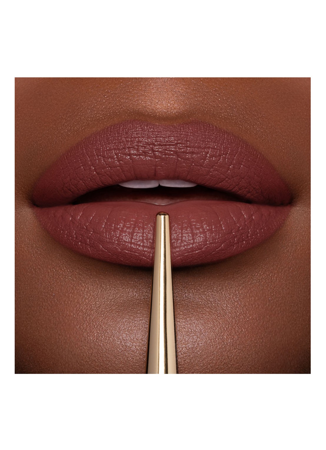 Hourglass CONFESSION™ Ultra Slim High Intensity Refillable lipstick - navulbare lipstick - detail 2 i feel