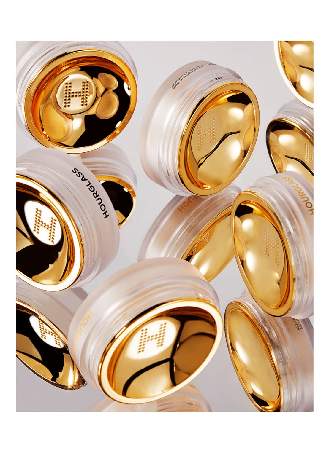 Hourglass Mini VEIL™ Translucent Setting Powder - travel size losse poeder - detail 2 donkerbeige