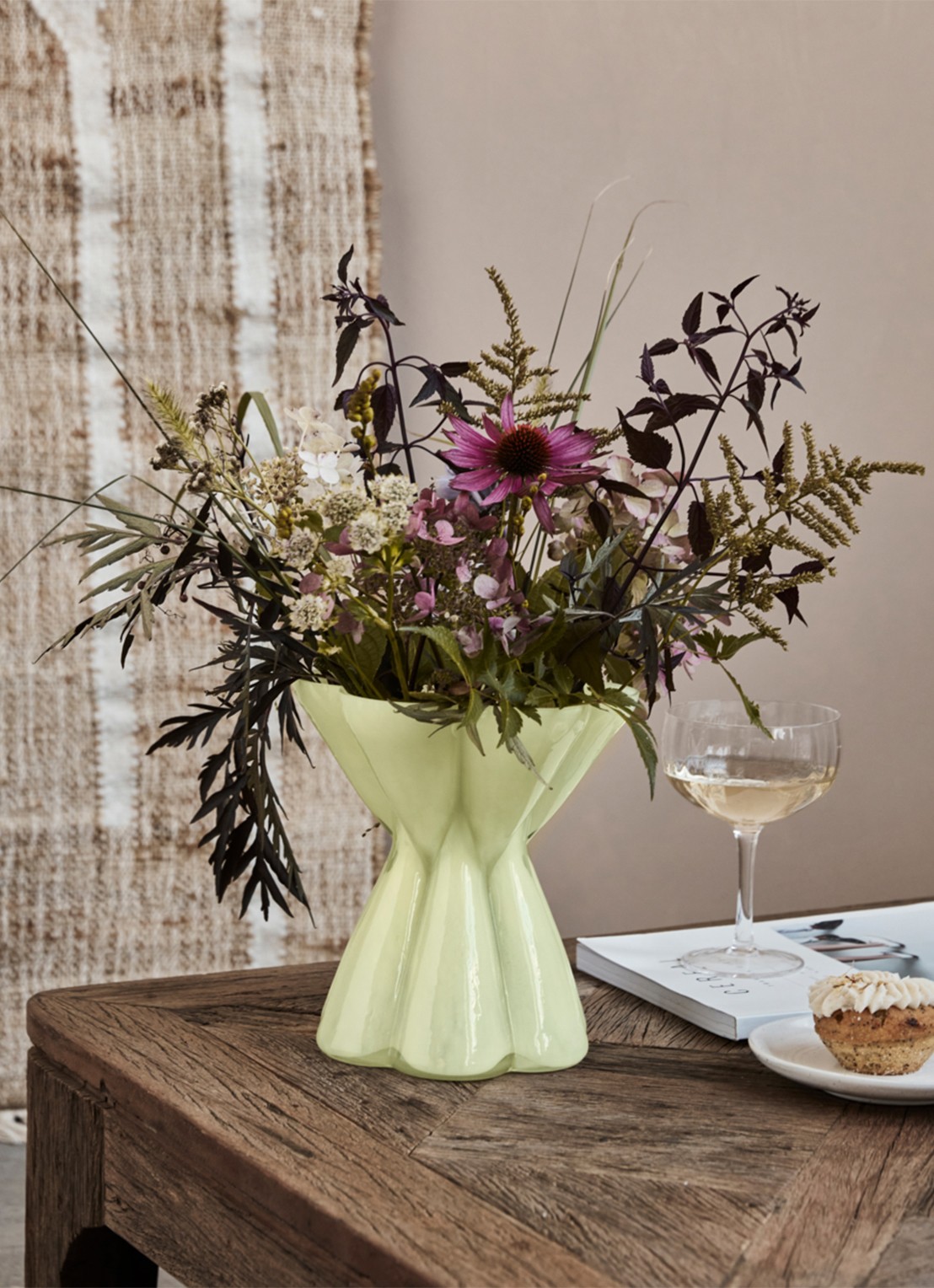 House Doctor Say vaas 21,5 cm - voorkant 2 lichtgroen