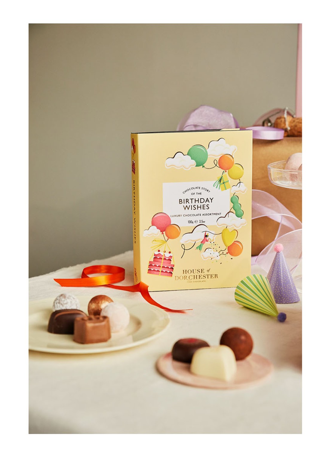 House of Dorchester Happy Birthday Book Box chocolade bonbons 8 stuks - achterkant 3 undefined