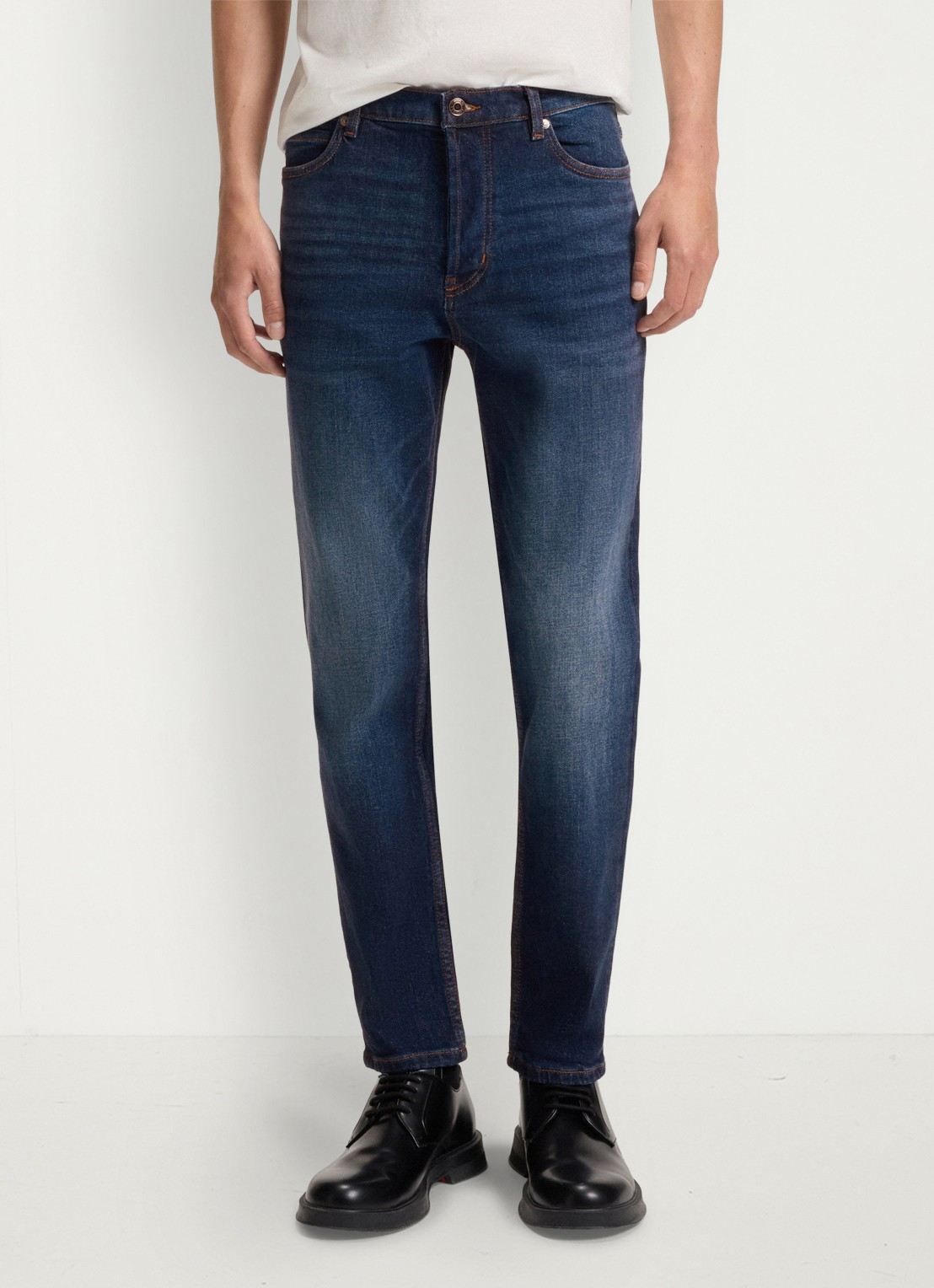 HUGO 634 slim fit jeans met donkere wassing - detail 4 indigo