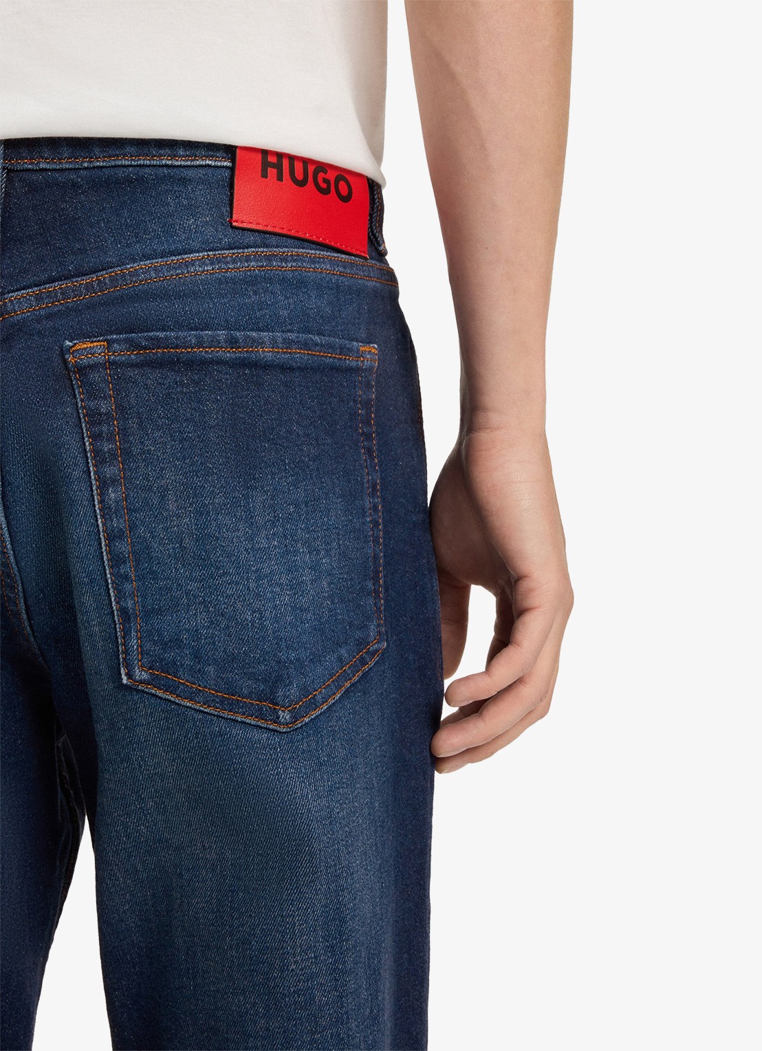 HUGO 634 slim fit jeans met donkere wassing - detail 4 indigo