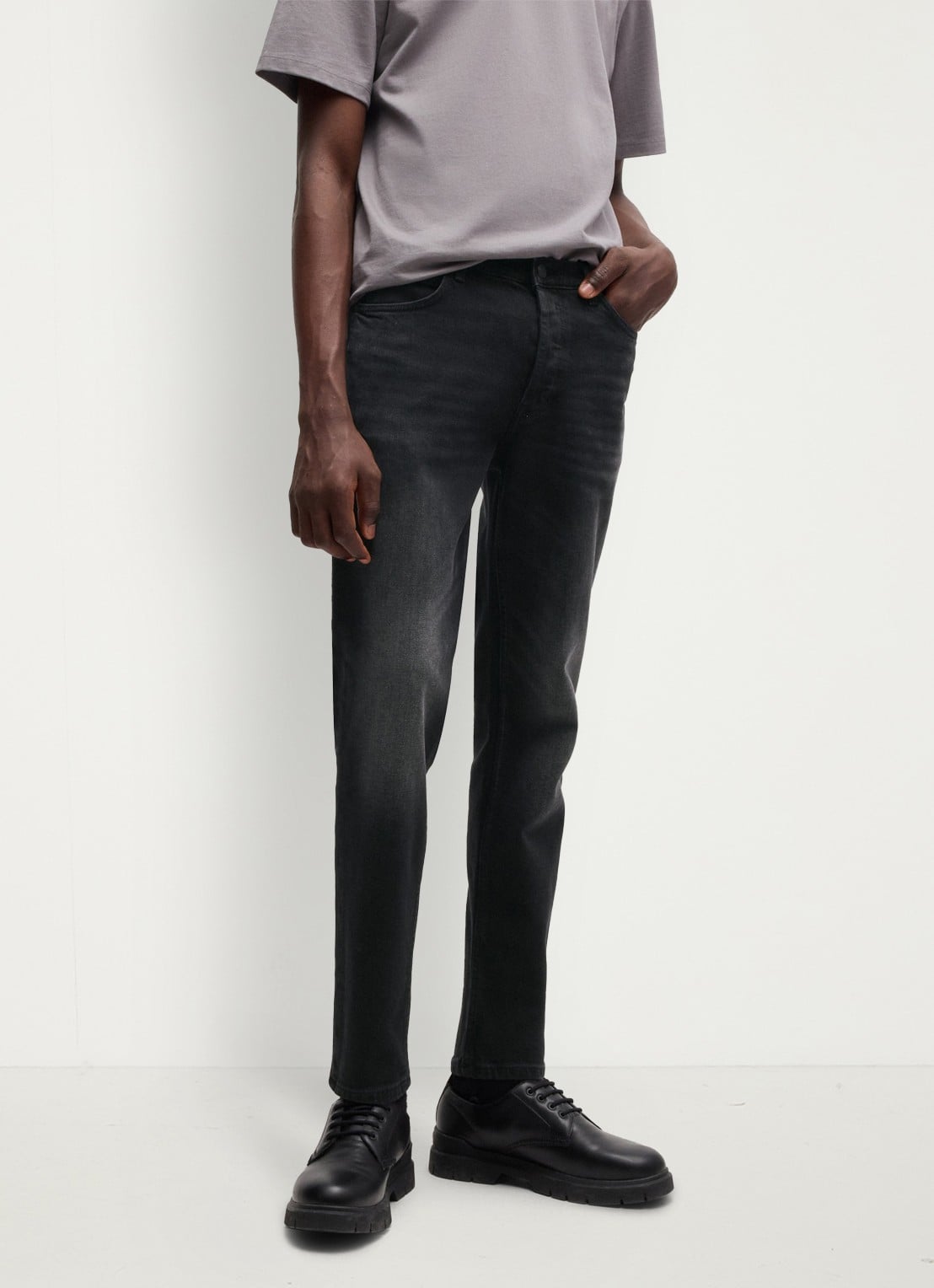 HUGO 634 tapered jeans met gekleurde wassing - detail 3 zwart