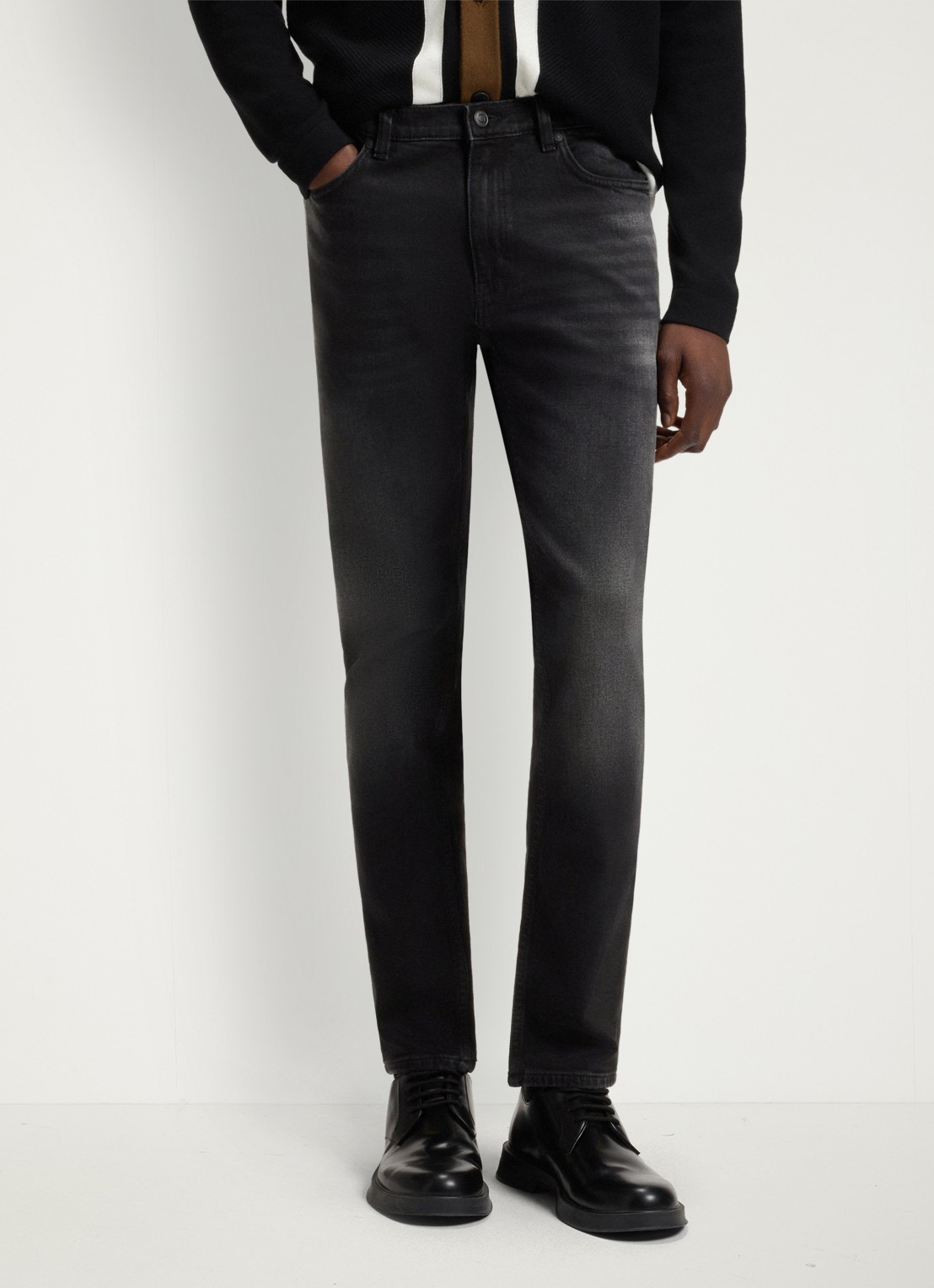 HUGO 734 slim fit jeans met gekleurde wassing - detail 3 zwart