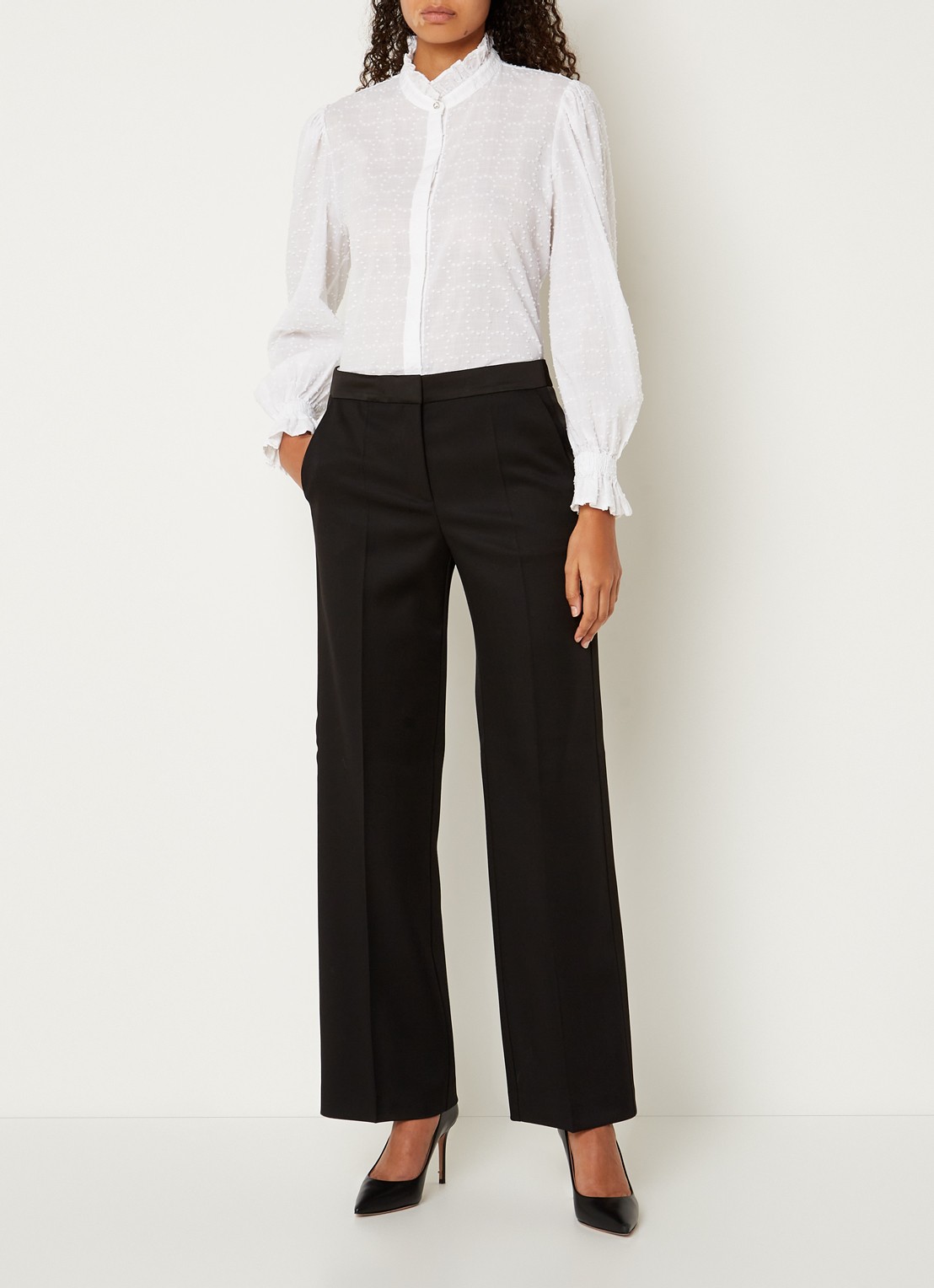 HUGO BOSS Bellina blouse met structuur en smockwerk - voorkant 5 wit