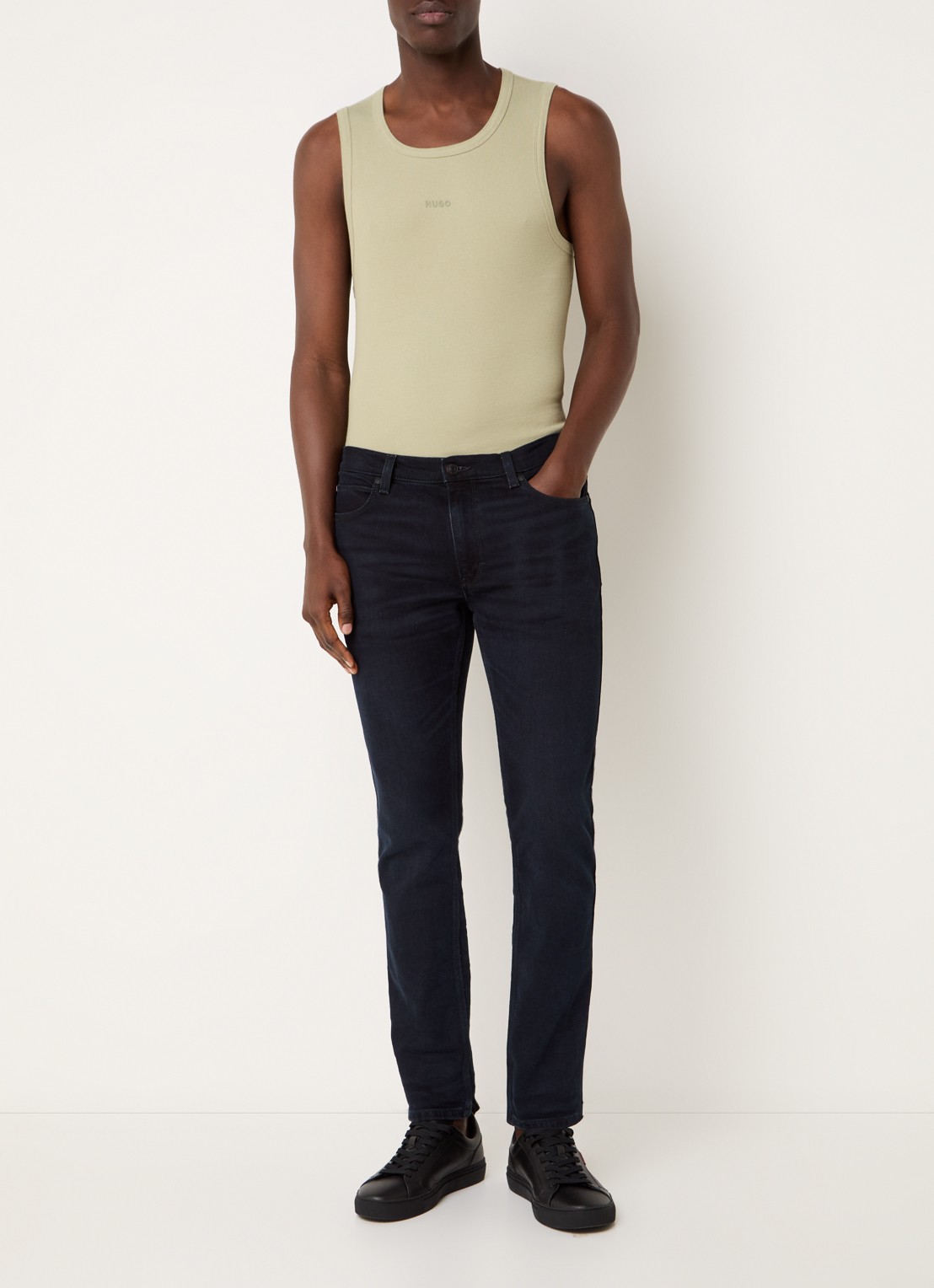 HUGO Dapota singlet met logo - voorkant 4 olijfgroen