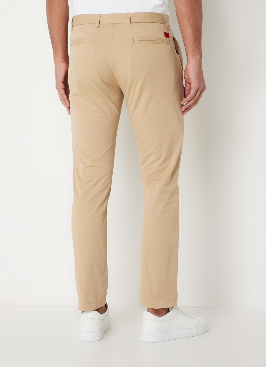 HUGO David slim fit chino met stretch - achterkant 5 beige