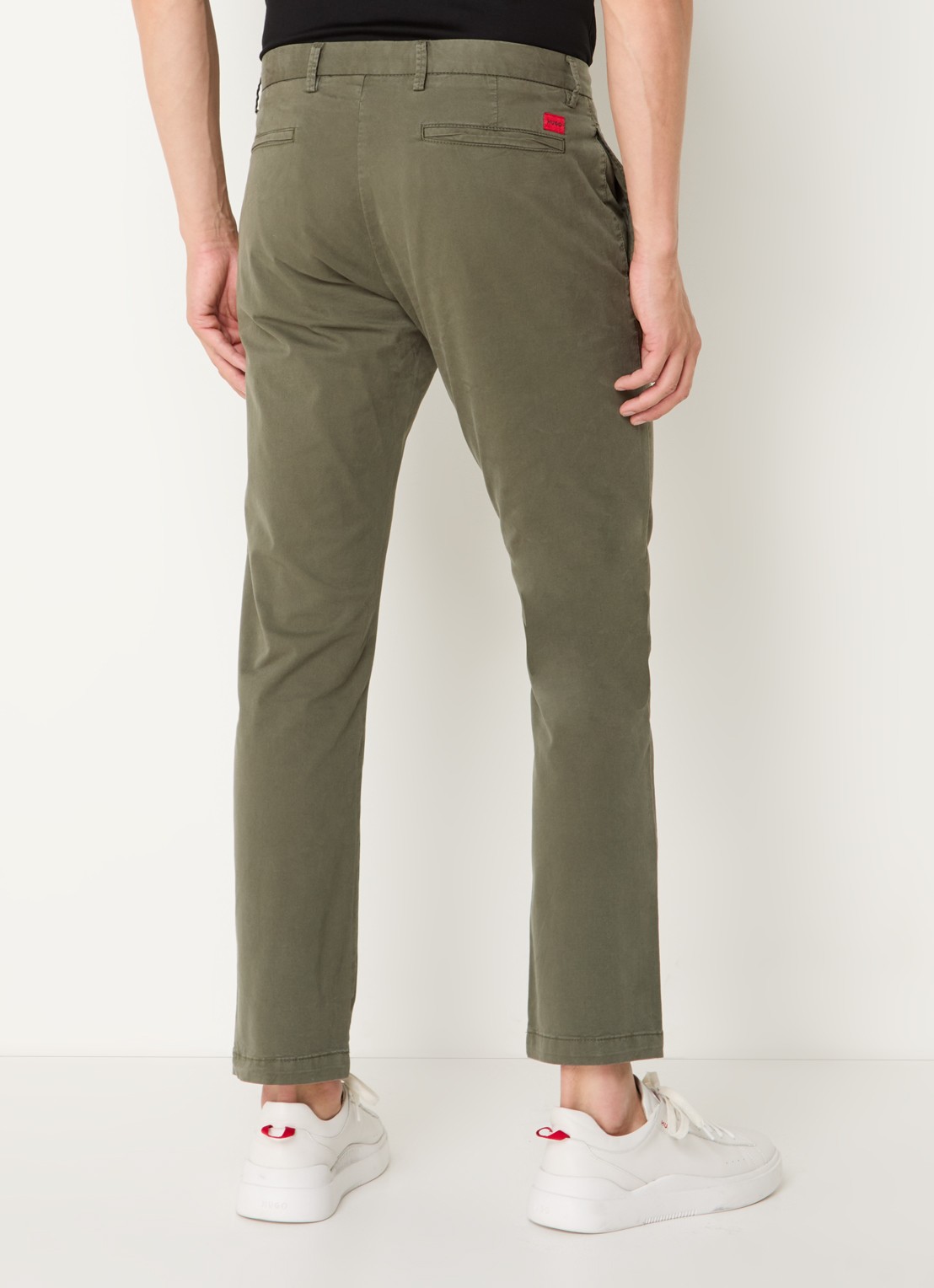 HUGO David slim fit chino met stretch - achterkant 3 bronsgroen