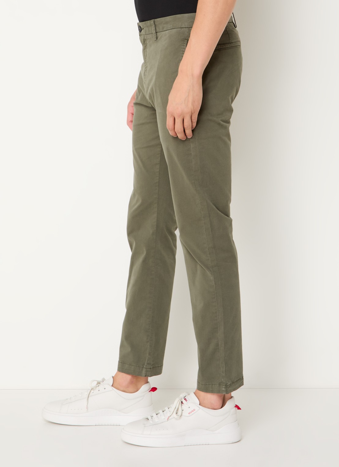 HUGO David slim fit chino met stretch - detail 2 bronsgroen