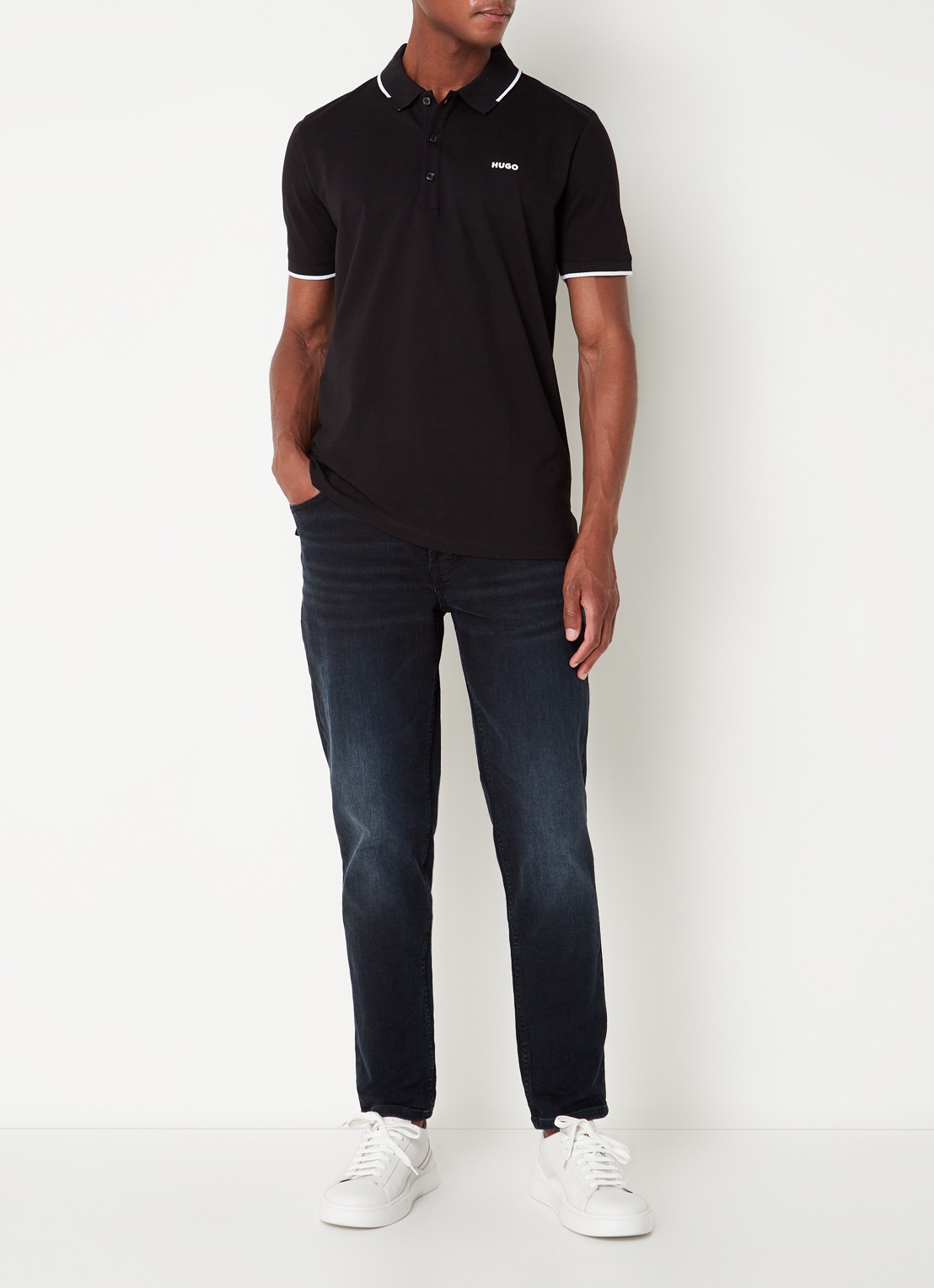 HUGO Dinoso slim fit polo van piqué katoen met logo - voorkant 3 diepzwart