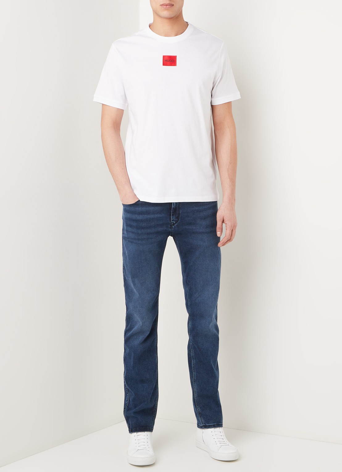 HUGO Diragolino T-shirt met logo - voorkant 3 wit