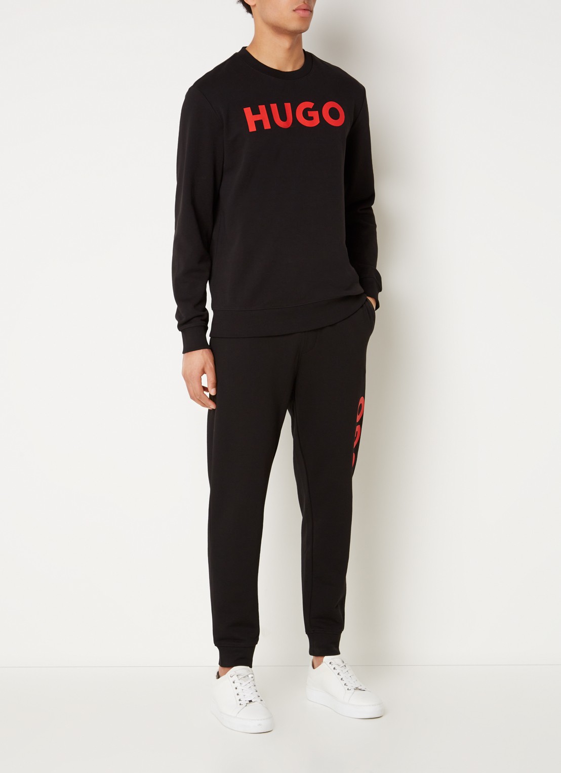 HUGO Dutschi tapered fit joggingbroek met logo - voorkant 4 zwart