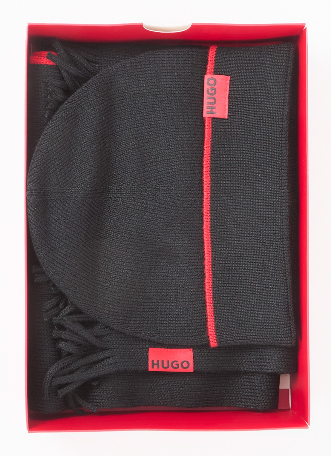 HUGO Fijngebreide muts en sjaal 172 x 23 cm in giftbox - voorkant 2 zwart