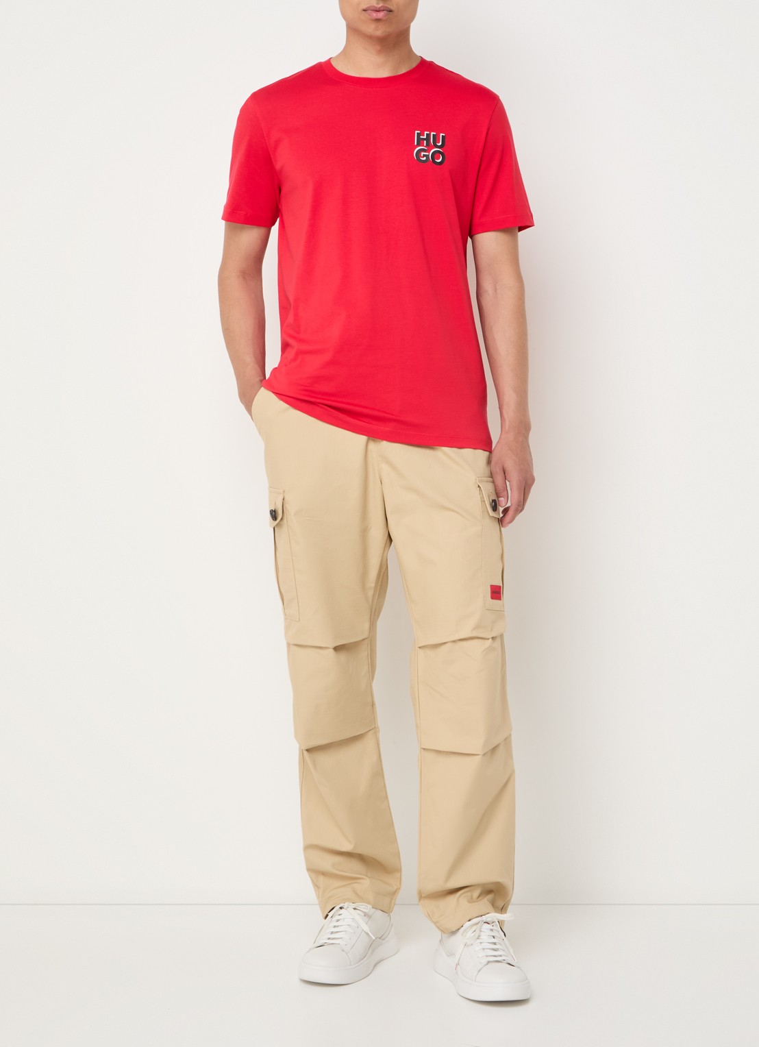 HUGO Garlo233 tapered fit cargobroek met logo - voorkant 5 beige